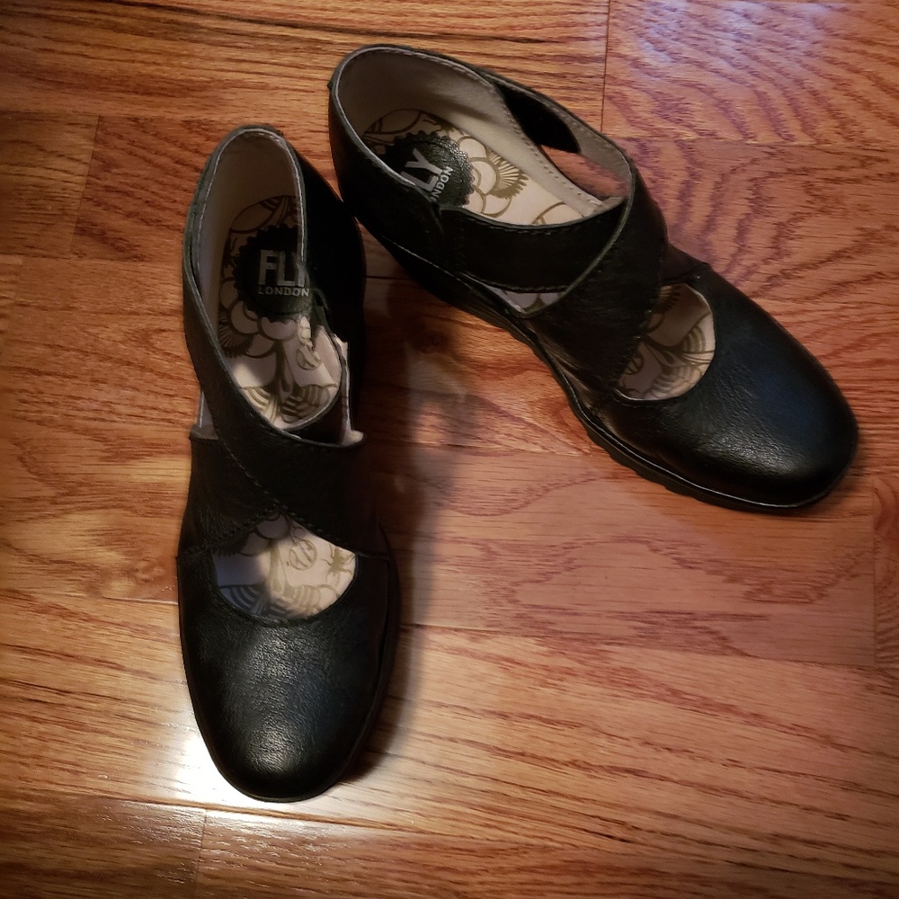 London Fly Wedges "Yogo" 38/ US 7.5-8